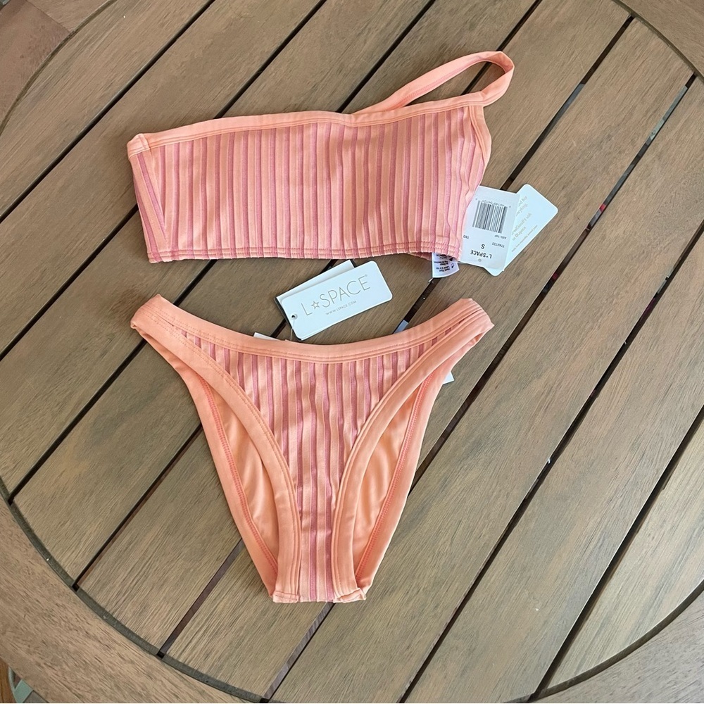 L*Space Foley Bikini‎ Bottom in Tangy-Bougainvillea axel top set - Picture 2 of 9